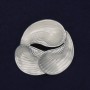 Broche 'Acento' blanco nacarado plateado 44 mm