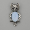 Broche-colgante 'Búho' con piedra lunar 60x29 mm +/-, cristales negros, metal de color plateado
