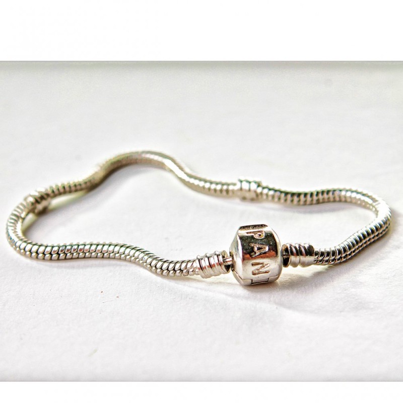 Base para pulsera PANDORA de 20 cm con cierre de clip y logotipo