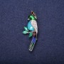 Broche de loro esmaltado con strass, colores azul, azul claro, verde y blanco, 50×20 mm, base de metal plateado